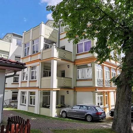 Charlot Comfortable Holiday home *
